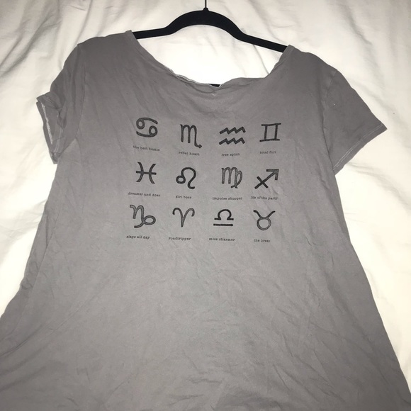 American Eagle Gray Zodiac T-Shirt Size M - Picture 2 of 3